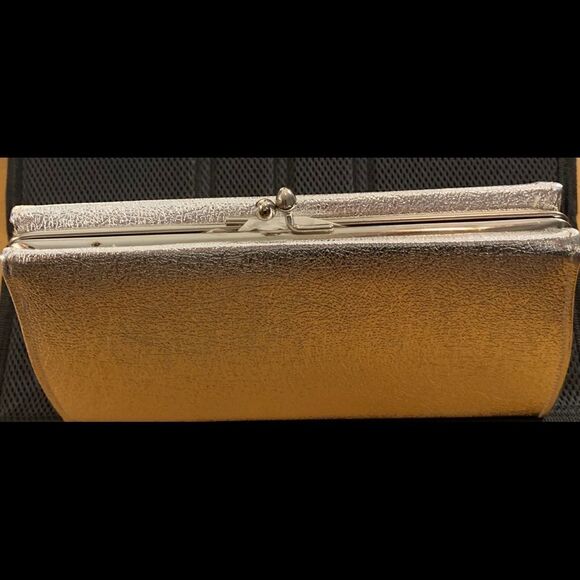 Vintage Silver Metallic Clutch Purse With Chain Sparkly Bling Evening Cocktails - Picture 2 of 11